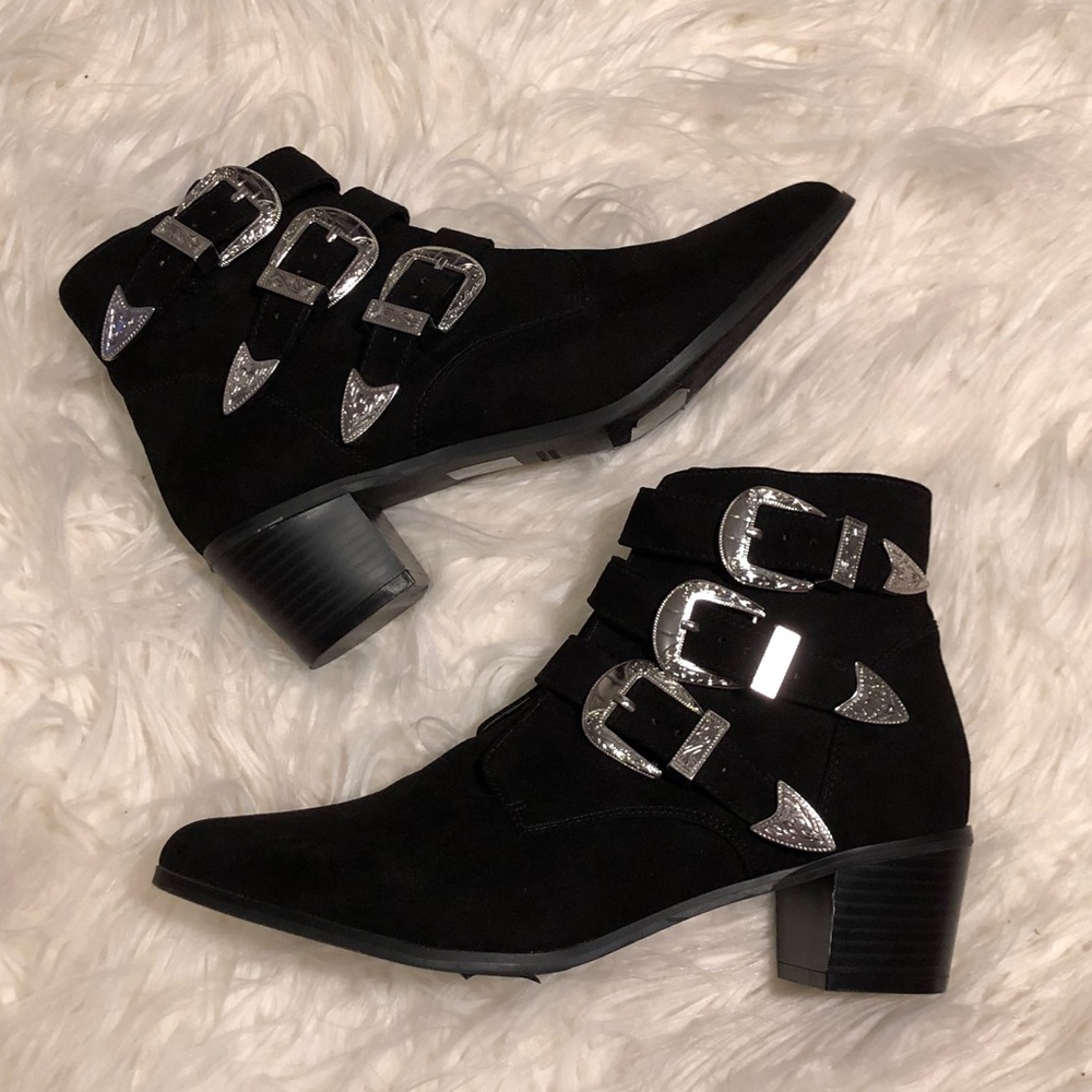 Black Boots with Adjustable Buckles
